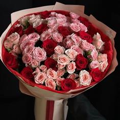 Red &amp; Spray Roses Mix
