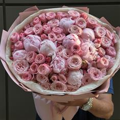 Peonies &amp; Pink Spray Roses Boquet