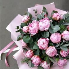 12 Peonies &amp; Eucalyptus 