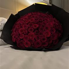 100 Red Roses 